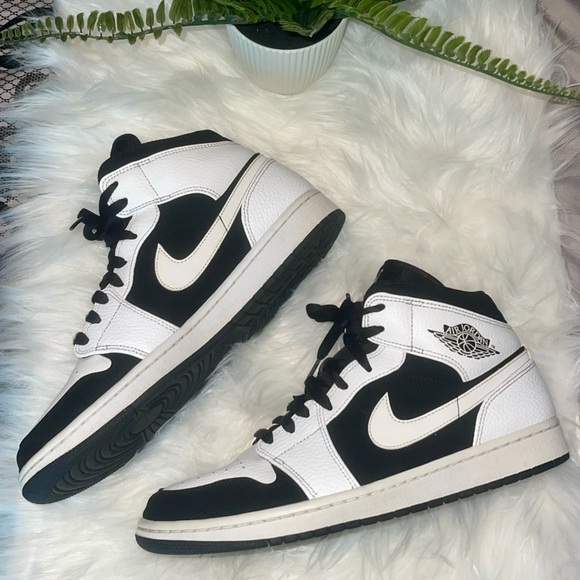 Jordan 1 mid black/white mens size 10 mint condition - Picture 16 of 16
